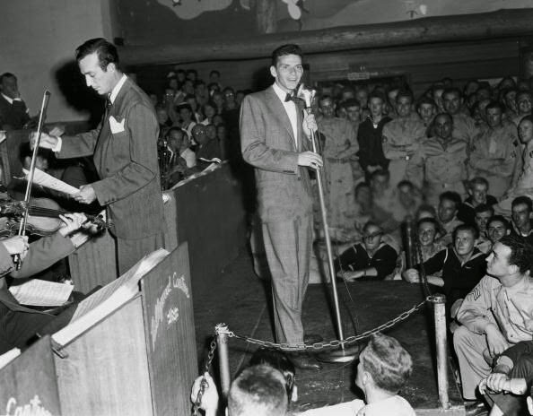 Sinatra: Orquesta de Harry James (1939-1940).