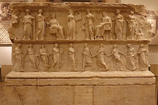 Realización de una medida precisa de las dimensiones de la Tierra.