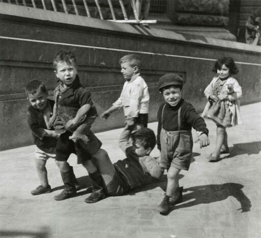 Ley que prohibía trabajar a los menores de 9 años