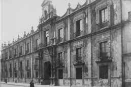 Creación de la primera academia de medicina