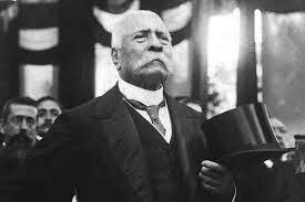 Porfirio Díaz renuncia