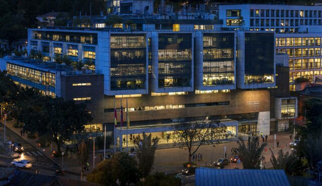 En Colombia En la Universidad de los Andes