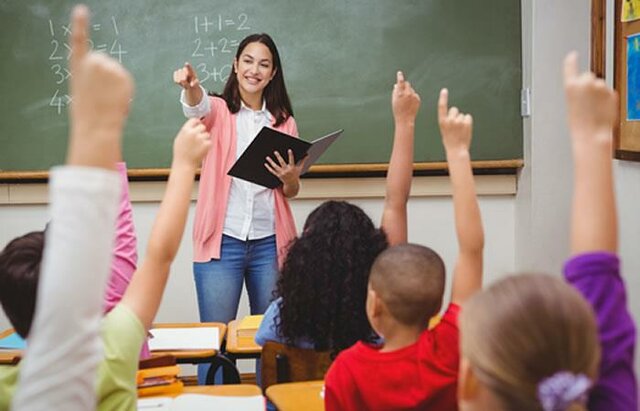 Inicio laborando como docente en Instituciones privadas