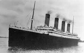 Hundimiento del RMS Titanic.