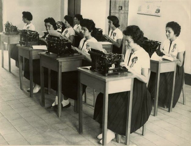 Escolas internacionais e cursos por correspondência