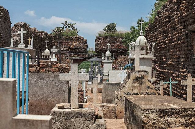 La tercera fundación