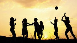 Timeline: Tras los pasos de la infancia y adolescencia