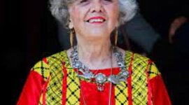 Timeline: Elena Poniatowska