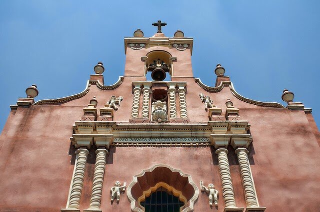 Creación de los primeros colegios de América Latina