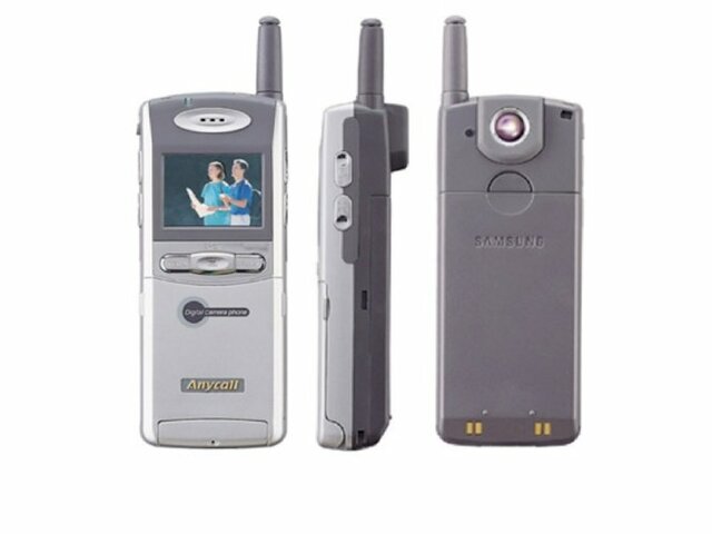 PRIMER TELEFONO CON CAMARA DE FOTOS