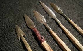 USO DE DIFERENTES METALES PARA FABRICAR ARMAS