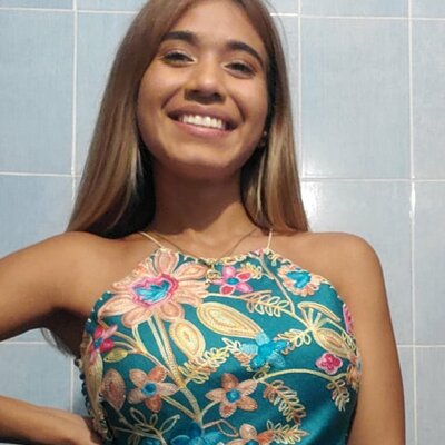 Timeline: Linea del tiempo Itzel Flores 2001-2021