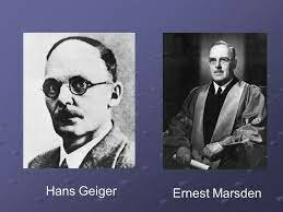 HANS W. GEIGER y Sir ERNEST MARSDEN ERNEST