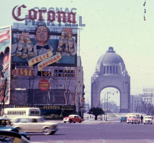 Aparecen las primeras vallas publicitarias