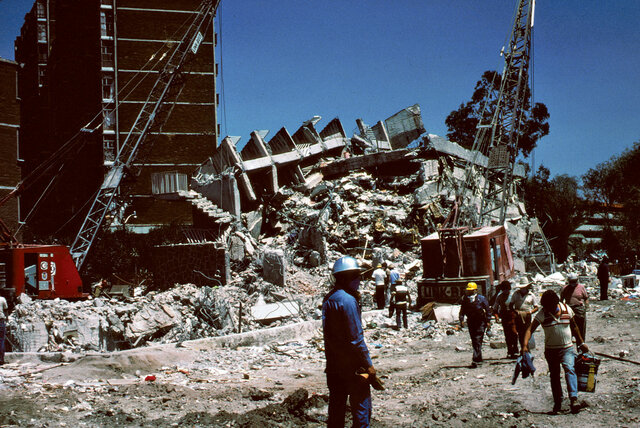 Economic Crisis and the 1985 Earthquake