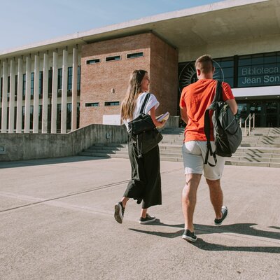 Timeline: Historia del Sistema de Bibliotecas de la Universidad Católica de Córdoba