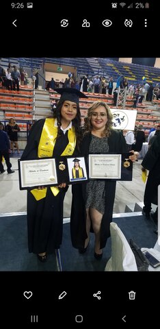 Mi graduación con excelencia de la preparatoria