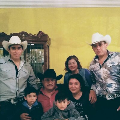 Timeline: BIO COMO HIJA/ VANESSA