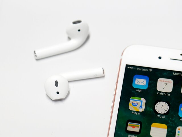 Los primeros AirPods.