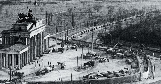 Construcción del muro de Berlín (13 de agosto de 1961)