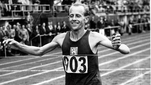 1952, todos juntos somos mejores