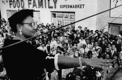 En EE. UU. la psicología social hace su aparición