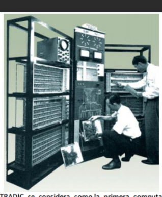 Apparition des premiers ordinateurs à transitors