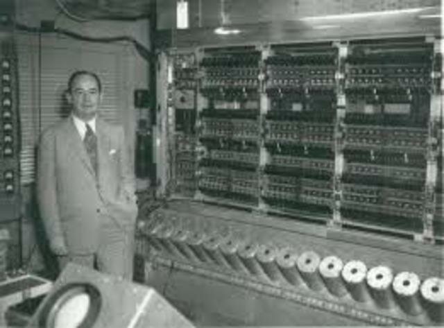 PRIMERA MAQUINA PROCESADORA