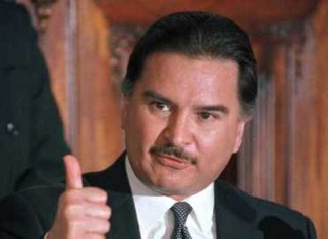 Alfonso Portillo asume la presidencía.