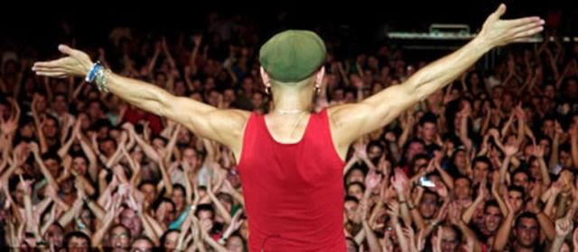 Nació en Bilbao, España