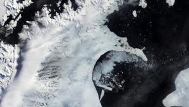 Antarctic Larsen Ice Shelf begins disintegrating