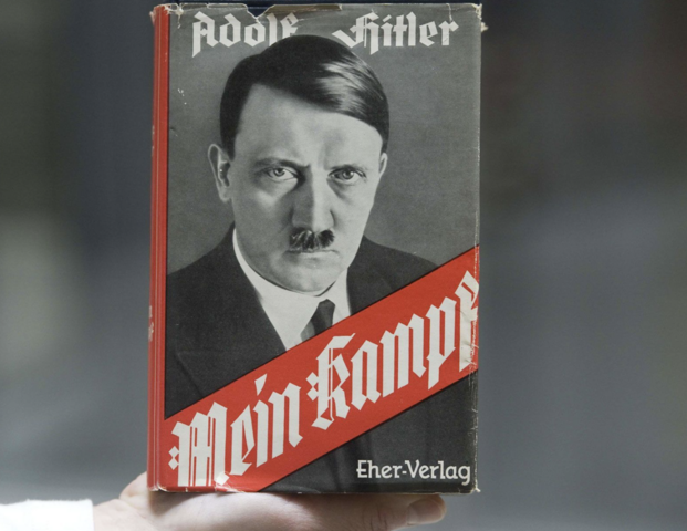 Hitler écrit Mein Kampf