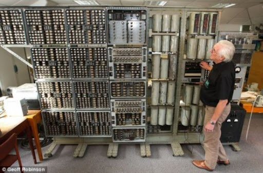 Primer Ordenador Digital.