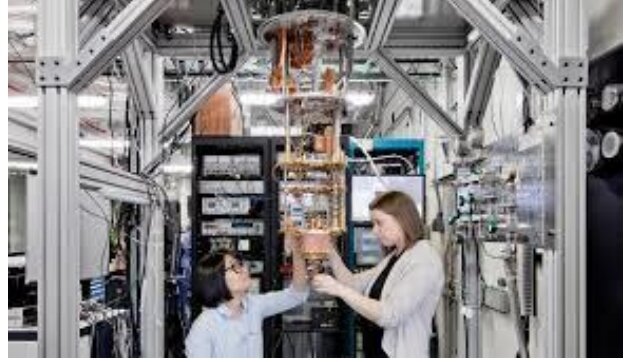 IBM presenta la primera computadora cuántica comercial. La IBM Q System one. Anuncia una computadora cuántica de 53 cúbits.