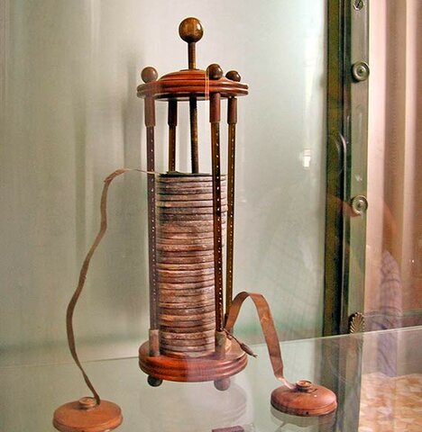 PILA (BATERIA ELÉCTRICA)