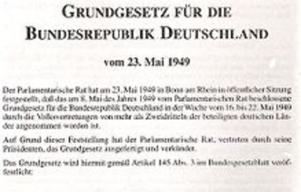 Hindenburg signe le décret "pour la protection du peuple allemand" permettant de suspendre les droits fondamentaux