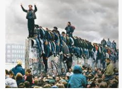 CAIDA DEL MURO DE BERLÍN