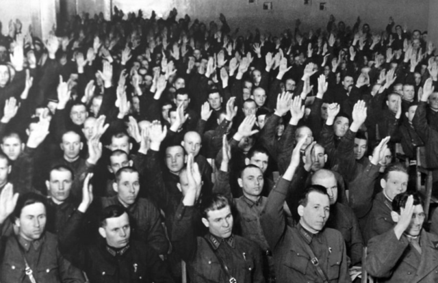 Début des grands procès de Moscou