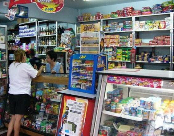 TRABAJO EN LA TIENDA