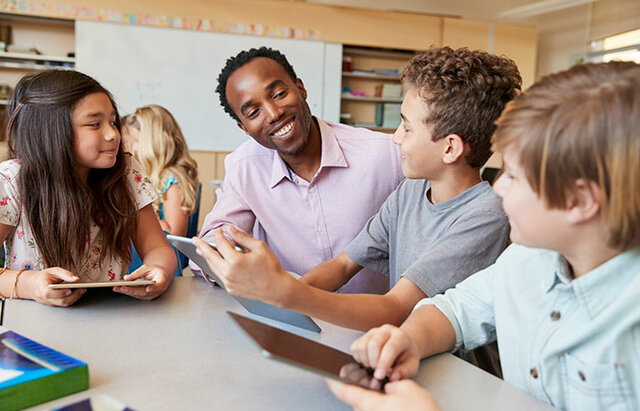 Mediante la educación