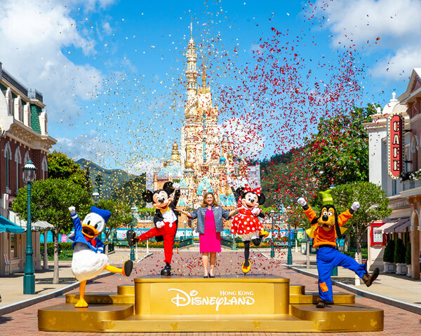 Hong Kong Disneyland opens