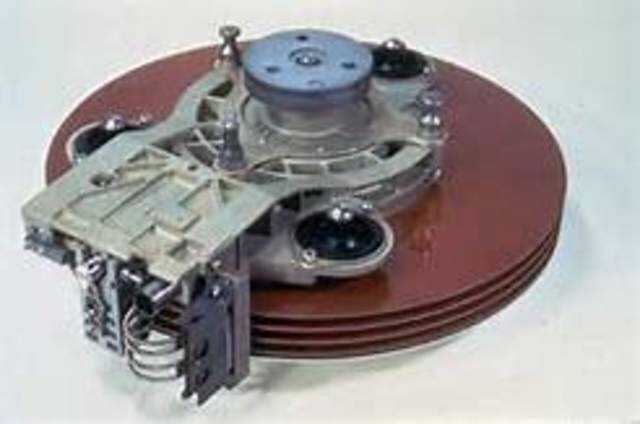 El primer disco duro removible