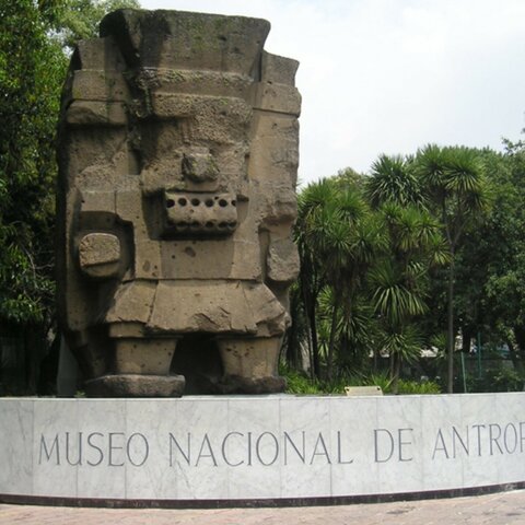 El precidente de la Republica inaugura  el museo nacional de antropologia e historia