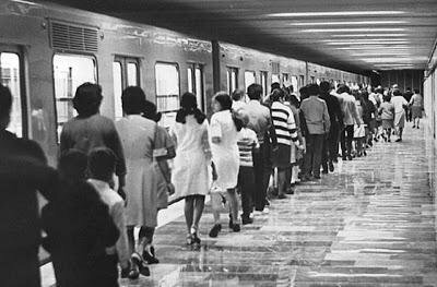 Se Inaugura el sistema de trasporte colectivo metro de ciudad de Mexico