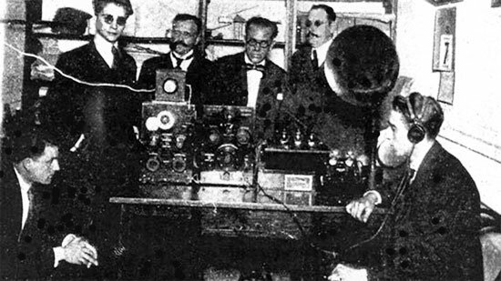 Primera retransmisión radiofónica