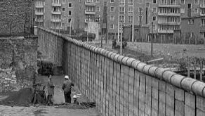 Construcción del muro de Berlín