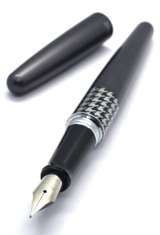 Pluma estilográfica