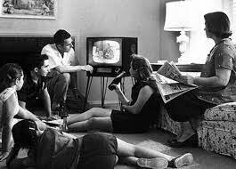 television replaced radio as most influential electronic media
