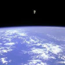 First untethered spacewalk (USA)