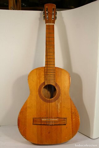 GUITARRA DE ESTILO SIGLO XVIII